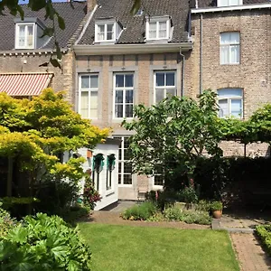 Bed & Breakfast In Monumental House Centre, Maastricht